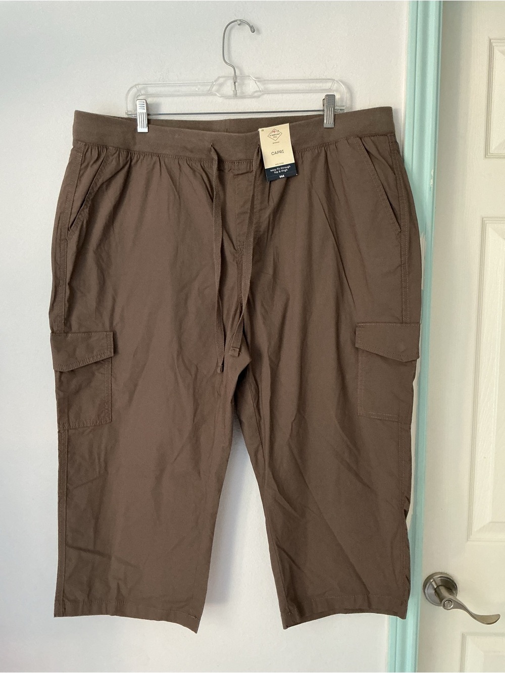 St. John's Bay women Brown Cargo Capris with Drawstring Waist